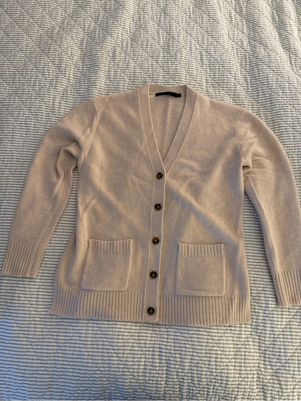 Jenni Kayne Neutral Cream Button-Up V-Neck Cardigan